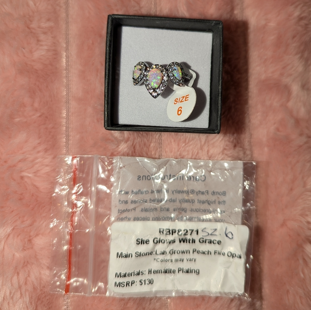 Ring Bomb Party Ring - She Glows with Grace - Size 6 - BRAND NEW